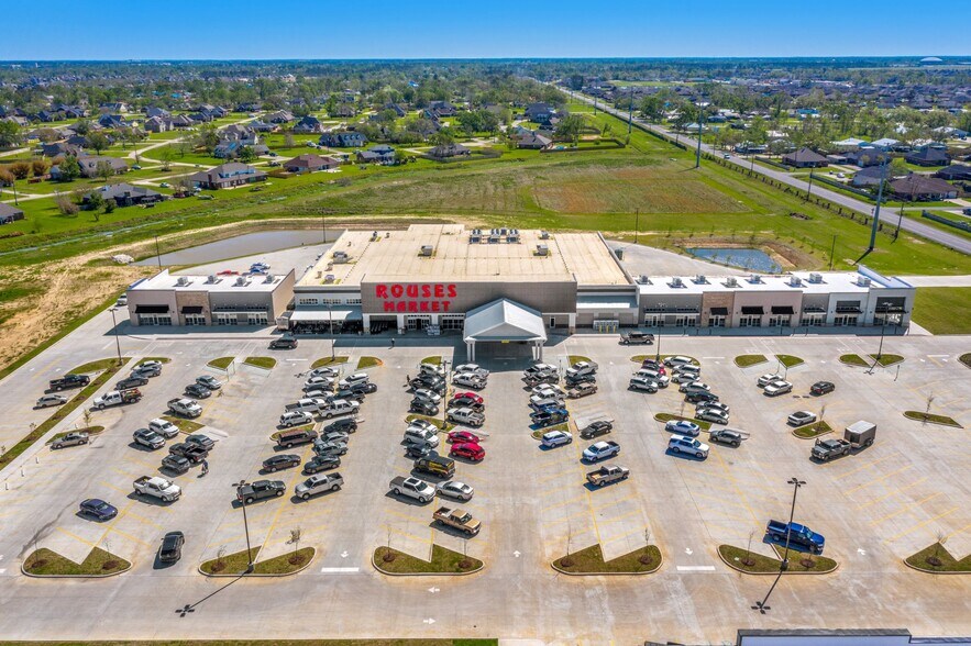Nelson Rd, Lake Charles, LA à louer - Photo du bâtiment - Image 3 de 5