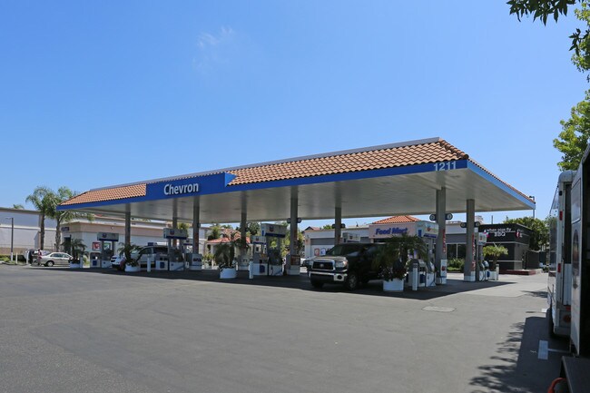 More details for 1211 E Vista Way, Vista, CA - Retail for Lease