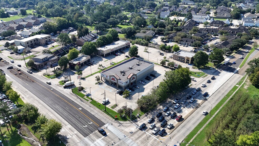 9618 Jefferson Hwy, Baton Rouge, LA à louer - Photo du bâtiment - Image 2 de 4