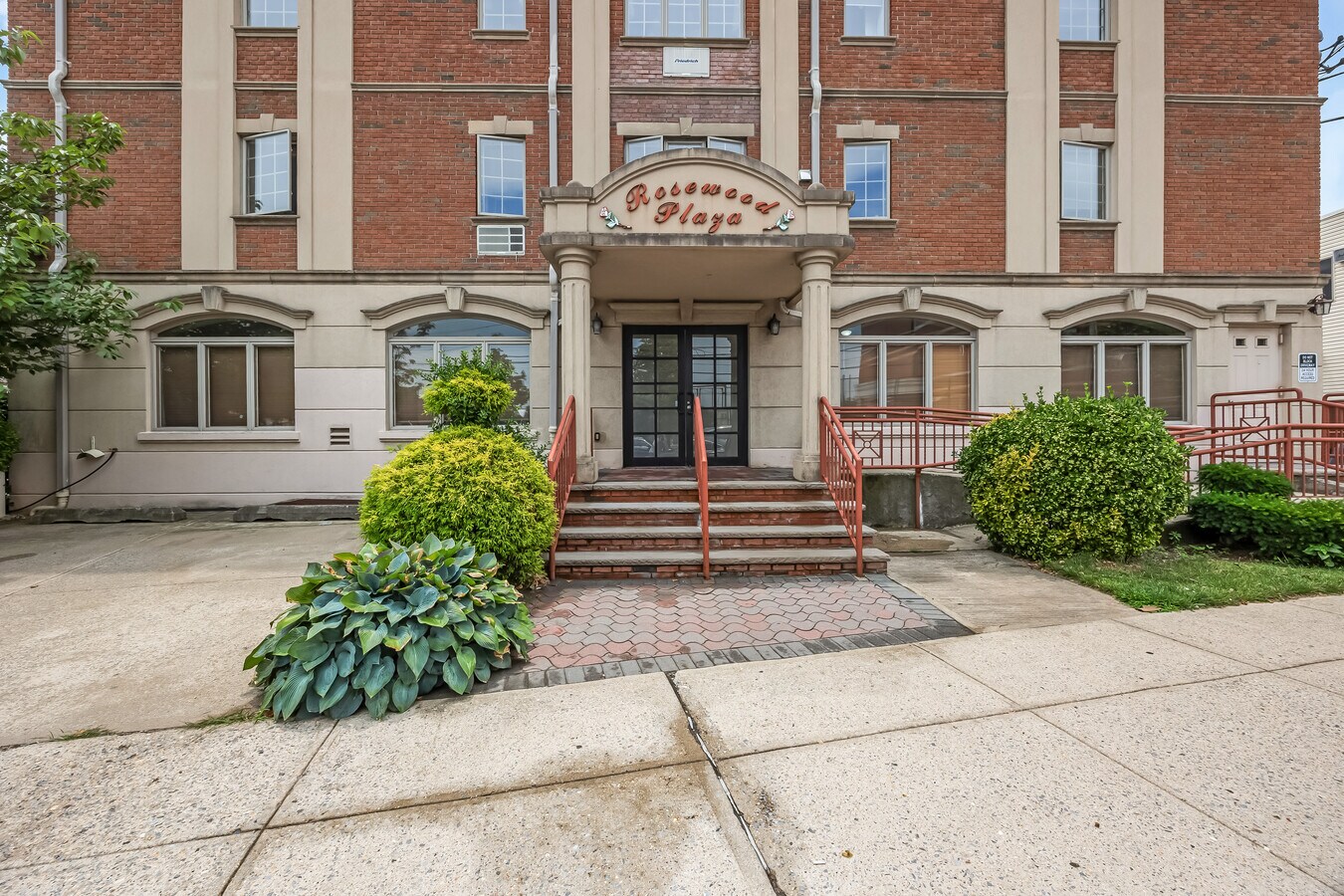 66-06 70th St, Middle Village, NY 11379 - Unit R5 - - Interior Photo - Image 2 of 18