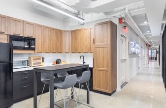 307 Fifth Ave, New York, NY à louer Photo intérieure- Image 1 de 6