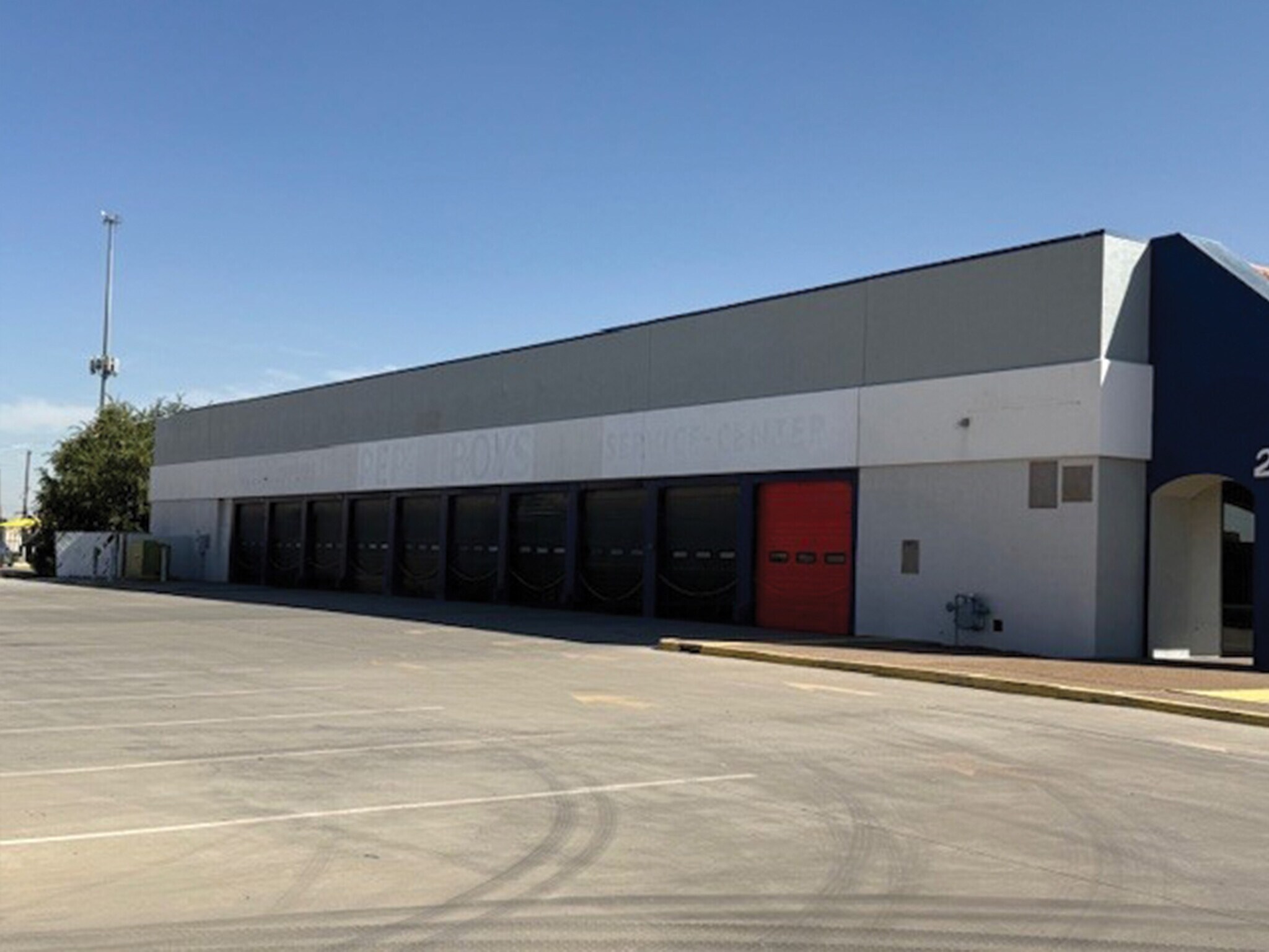 200 S Americas Ave, El Paso, TX for lease Primary Photo- Image 1 of 11