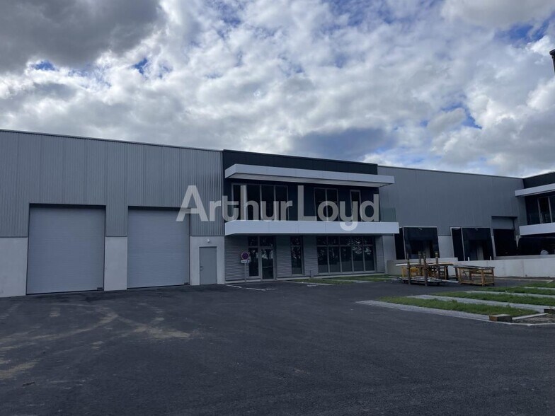 Flex in Saint-André-lez-Lille for lease - Building Photo - Image 2 of 8