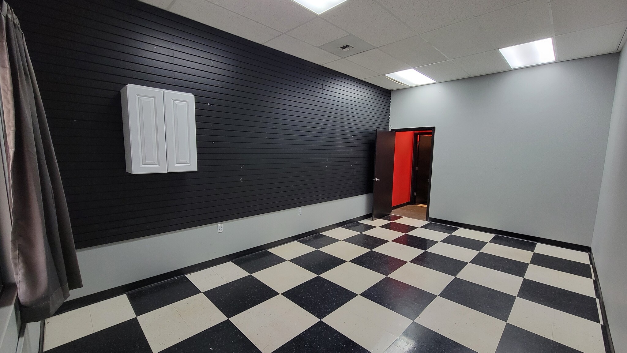 5245-5251 Commercial St SE, Salem, OR for lease Interior Photo- Image 1 of 7
