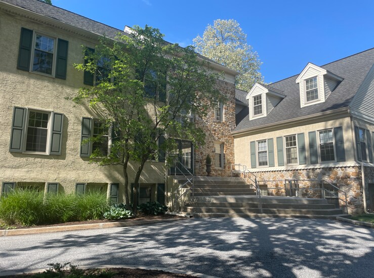 1301 Lancaster Ave, Berwyn, PA à louer - Photo du bâtiment - Image 2 de 15