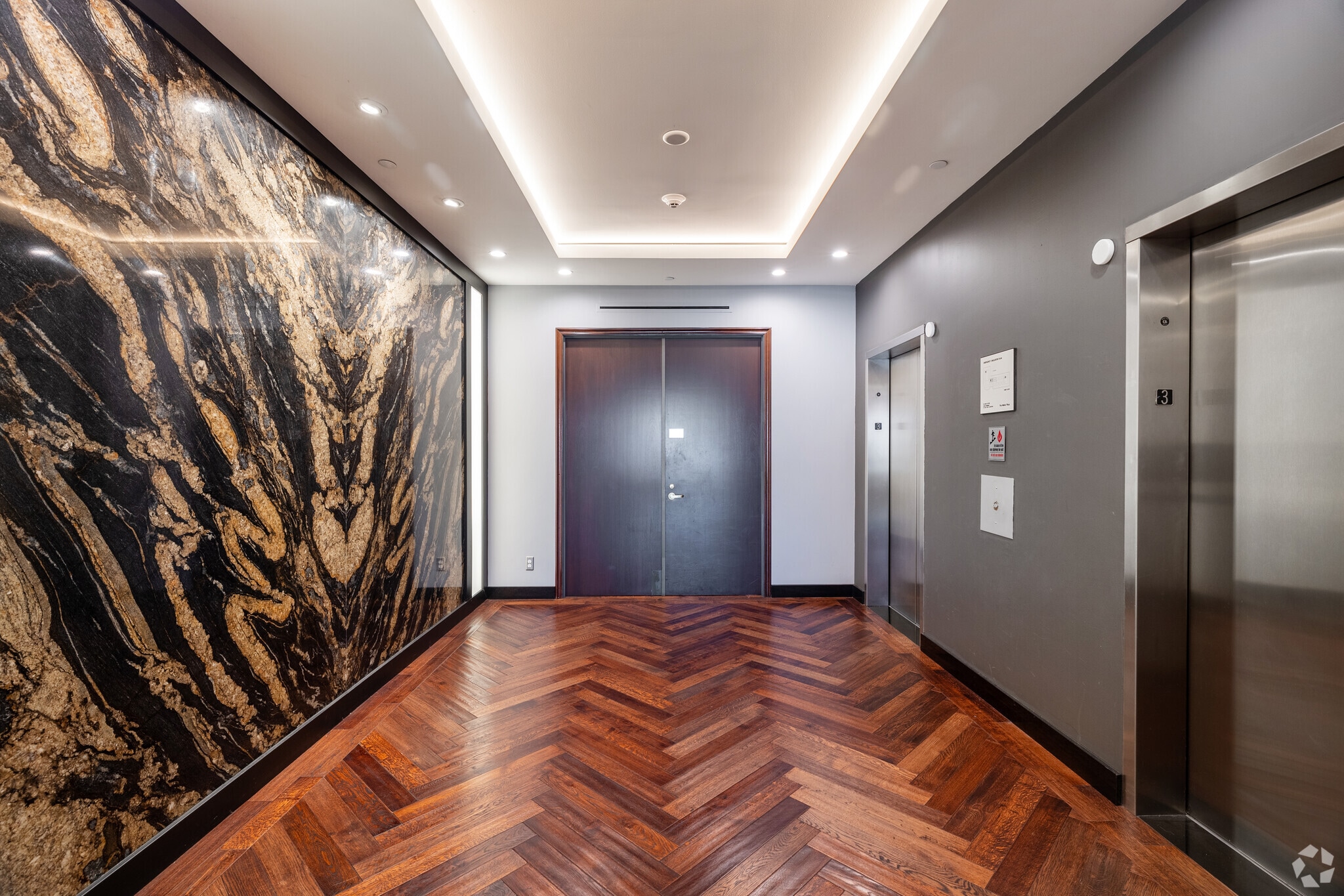 215 N Marengo Ave, Pasadena, CA à louer Photo intérieure- Image 1 de 12