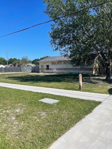 205 Bomber Rd, Winter Haven, FL for lease - Building Photo - Image 3 of 28