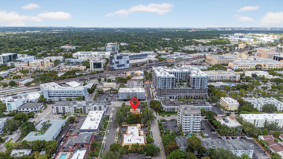 7420 SW 59th Ave, South Miami, FL for sale - Building Photo - Image 1 of 10