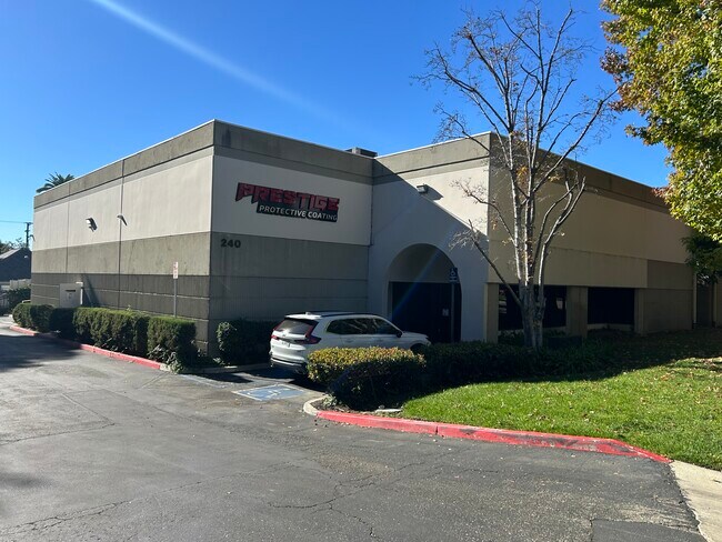 Plus de détails pour 240 S York Pl, Claremont, CA - Industriel à louer