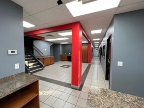 11530 Stephens Rd, Warren, MI à louer Photo intérieure- Image 2 de 8