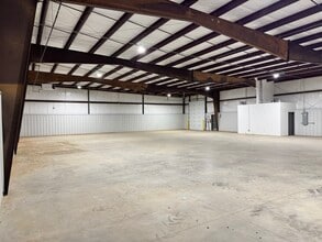 1917 SE 29th St, Oklahoma City, OK for lease Interior Photo- Image 2 of 4