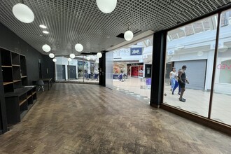 Swan Walk, Horsham for lease Interior Photo- Image 1 of 2