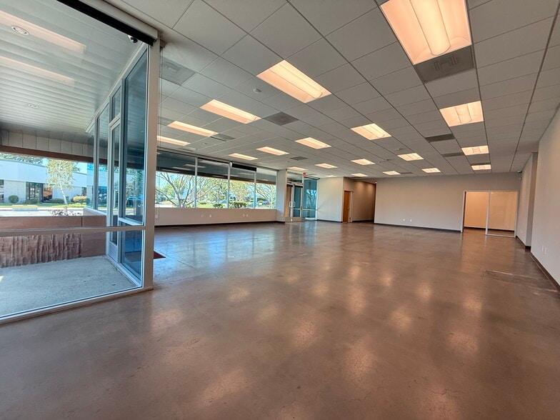 9350 Eton Ave, Chatsworth, CA for sale - Building Photo - Image 2 of 10