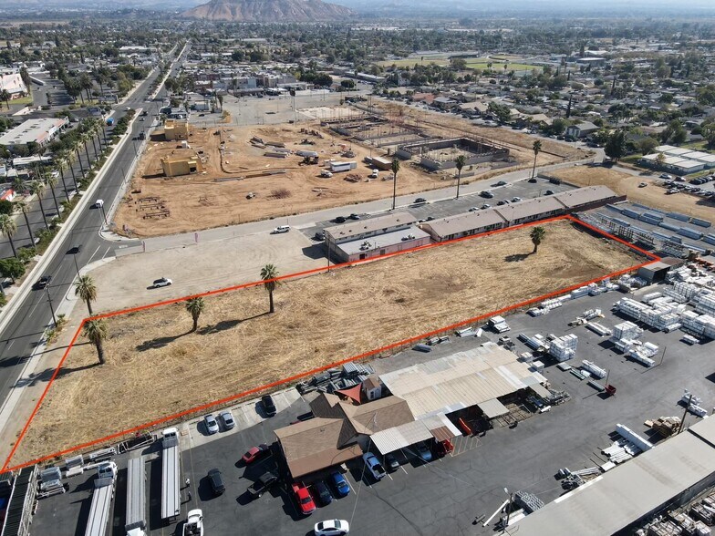6452 Mission Blvd, Jurupa Valley, CA à vendre - Photo du bâtiment - Image 3 de 3
