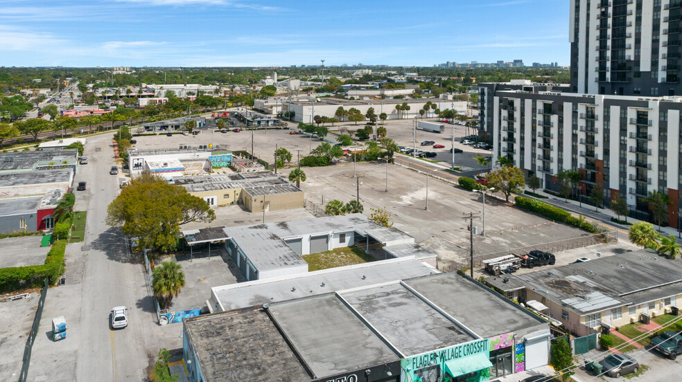 Flex/Warehouse Space in Flagler Village portefeuille de 2 propriétés à vendre sur LoopNet.ca - Photo du b timent - Image 3 de 41