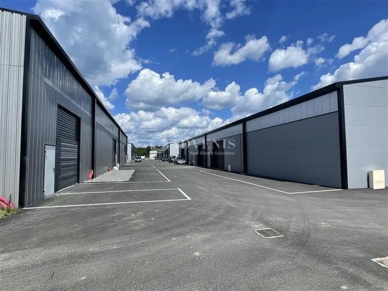 Flex in Cestas for lease - Building Photo - Image 3 of 8