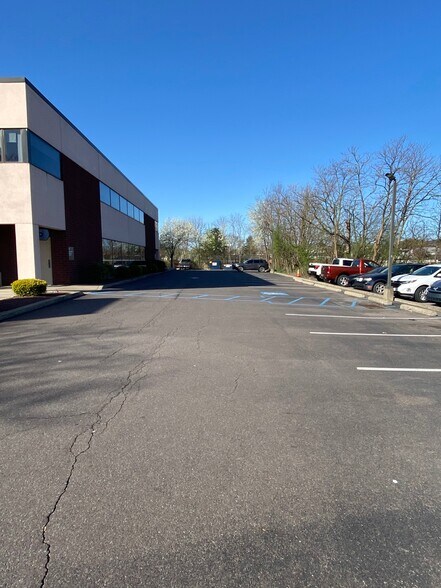 541 Pierce St, Kingston, PA à louer - Photo du bâtiment - Image 3 de 16