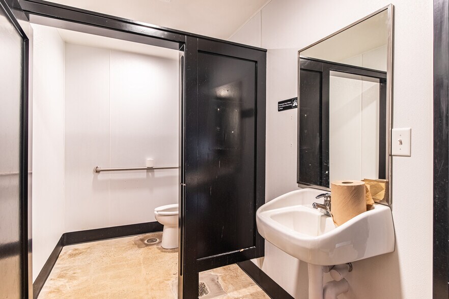 2057 E Madison Ave, Bastrop, LA à louer - Photo intérieure - Image 2 de 19