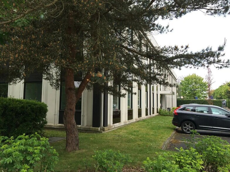 Flex dans Cergy à louer - Photo du bâtiment - Image 3 de 18