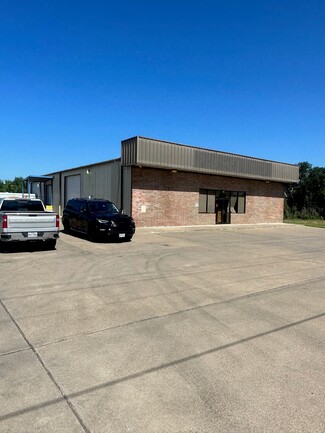 Plus de détails pour 611 S Gun Barrel Ln, Gun Barrel City, TX - Industriel à vendre