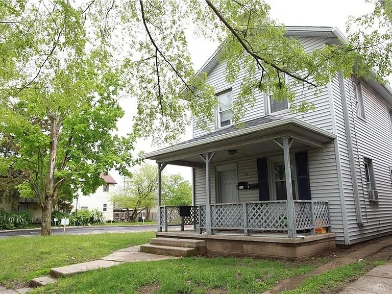 12 E Main St, West Carrollton, OH à vendre - Photo du bâtiment - Image 2 de 3