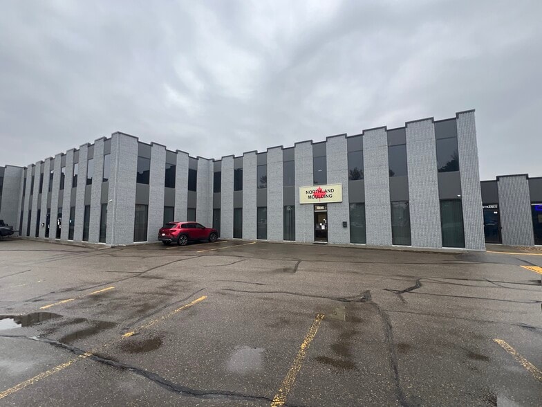 16403-16455 117 Av NW, Edmonton, AB for lease - Building Photo - Image 1 of 2