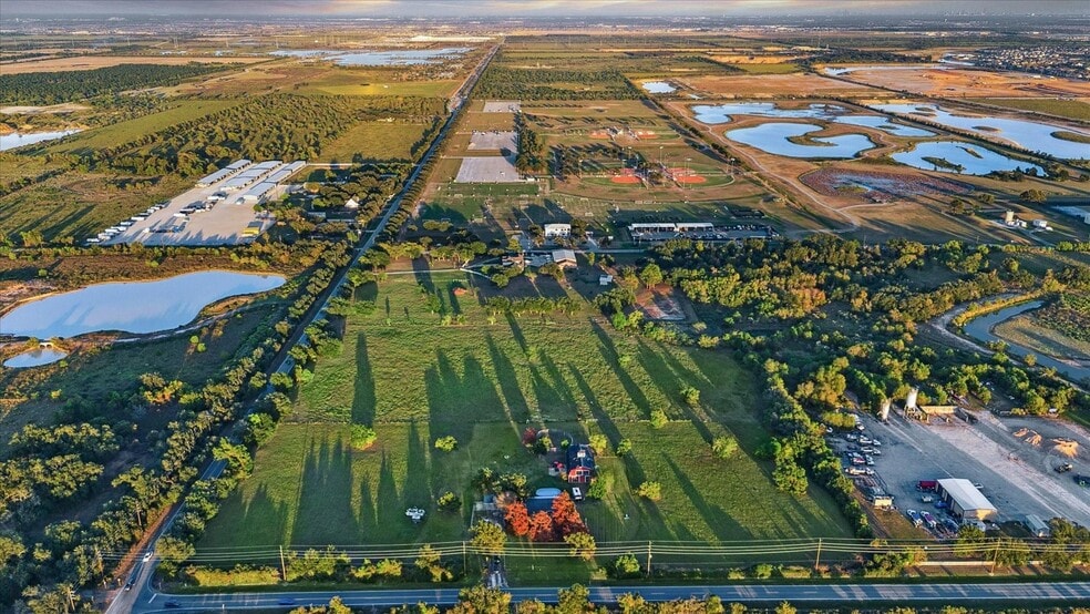 8850 Katy Hockley Rd, Katy, TX à vendre - Aérien - Image 3 de 7