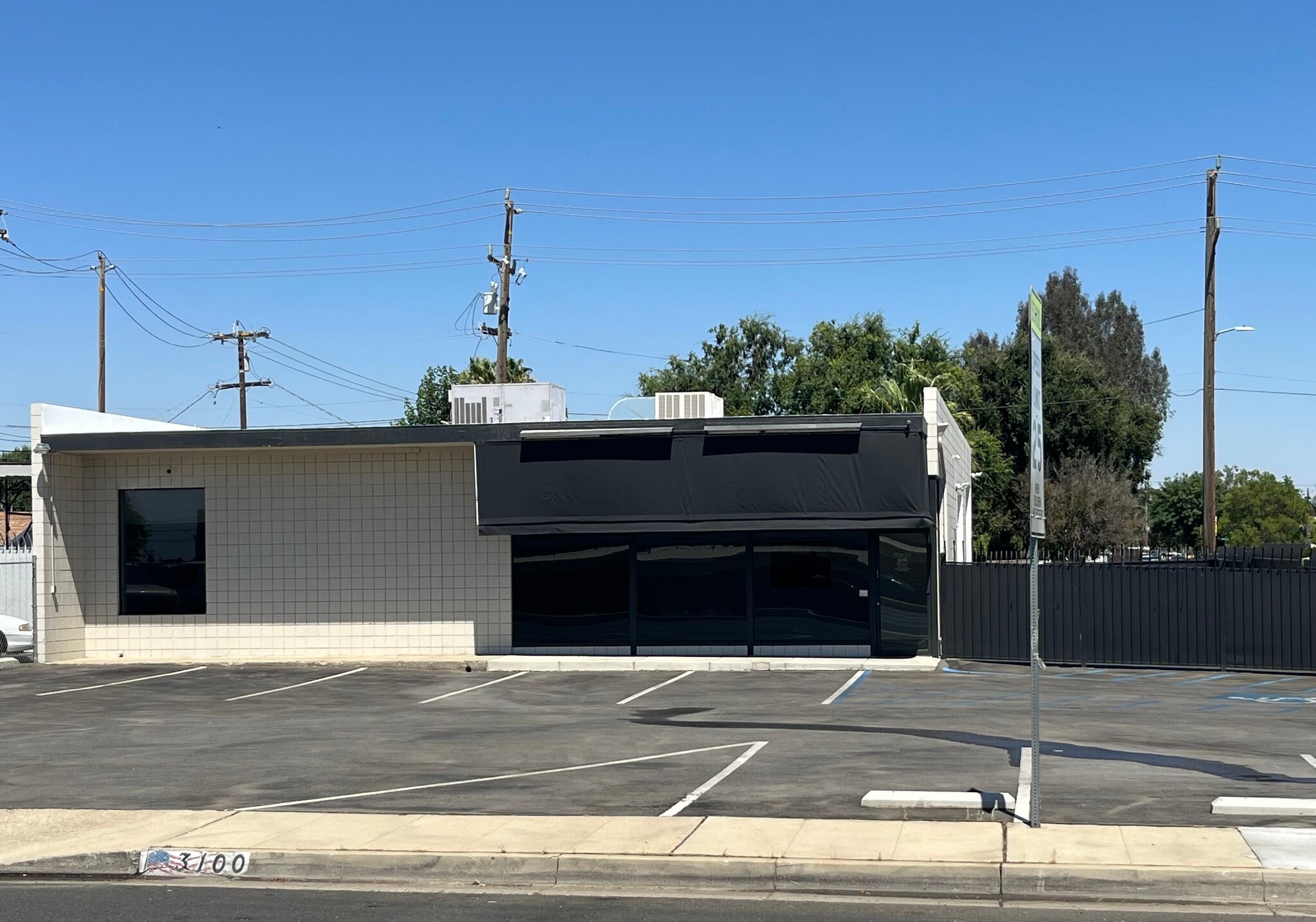 3100 Union Ave, Bakersfield, CA for lease Building Photo- Image 1 of 10