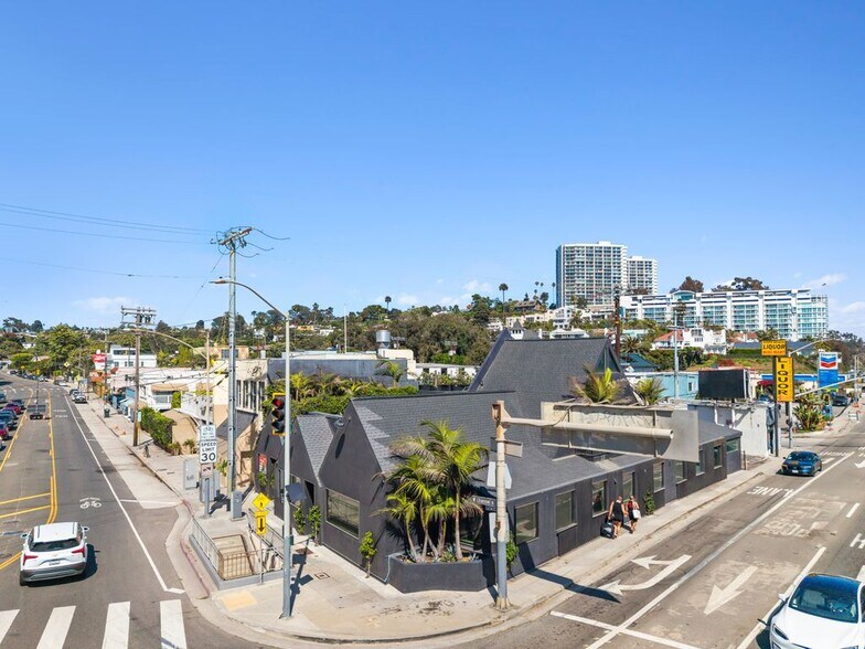 100 W Channel Rd, Santa Monica, CA à louer - Photo du bâtiment - Image 3 de 16