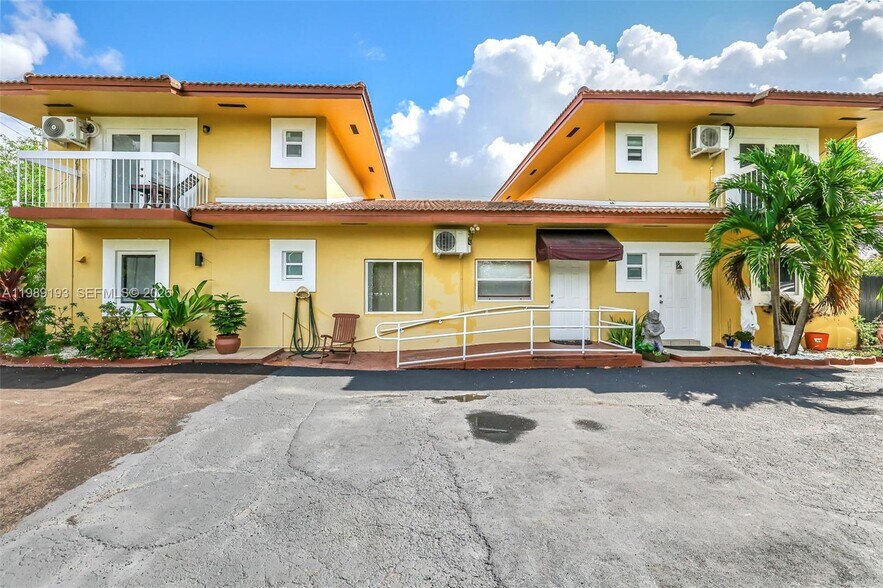 12085 W Dixie Hwy, North Miami, FL à vendre - Photo du bâtiment - Image 2 de 21