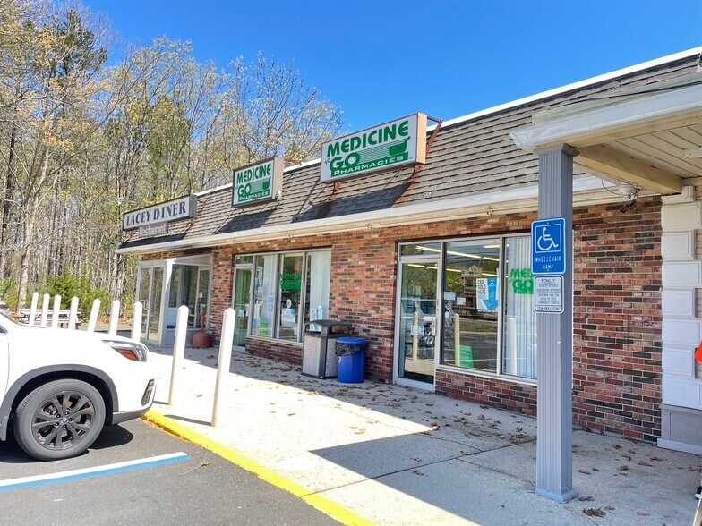 524-530 Lacey Rd, Forked River, NJ à louer - Photo du bâtiment - Image 2 de 6