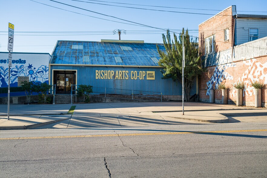 510-518 W Davis St, Dallas, TX for lease - Building Photo - Image 1 of 3