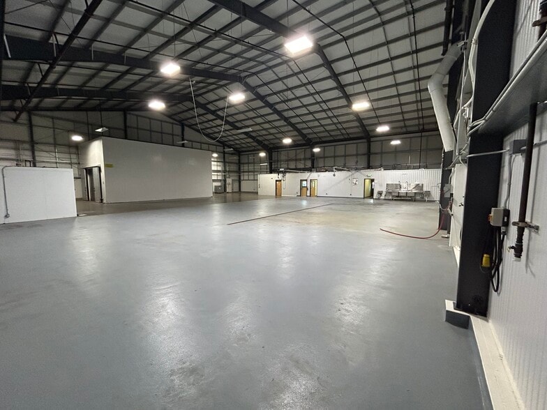 140 Grove Ct, Healdsburg, CA à louer - Photo du bâtiment - Image 3 de 21