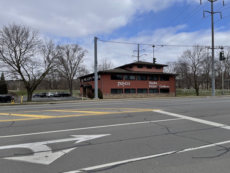 585 Main St, Johnson City, NY for lease - Building Photo - Image 1 of 6