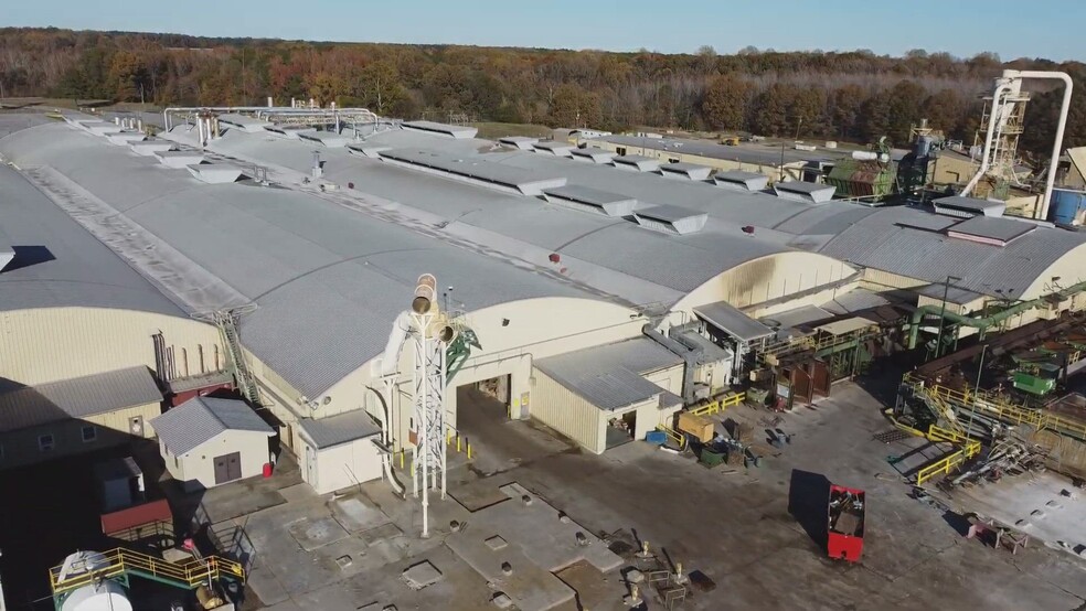 634 Davis St, Emporia, VA for lease - Commercial Listing Video - Image 2 of 15