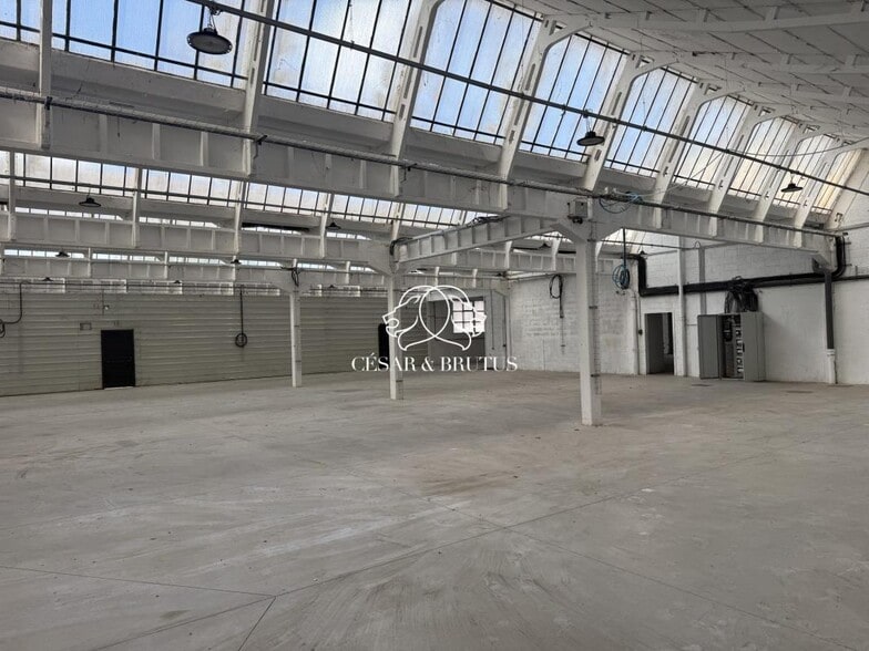 Industrial in Décines-Charpieu for lease - Interior Photo - Image 2 of 5