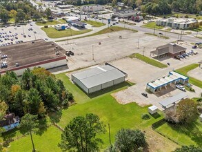 1390 N Main St, Vidor, TX for lease Interior Photo- Image 1 of 4