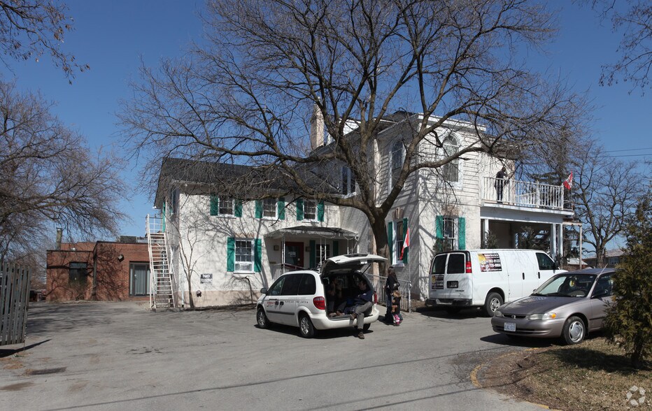 450 Rustic Rd, Toronto, ON for lease - Building Photo - Image 2 of 2