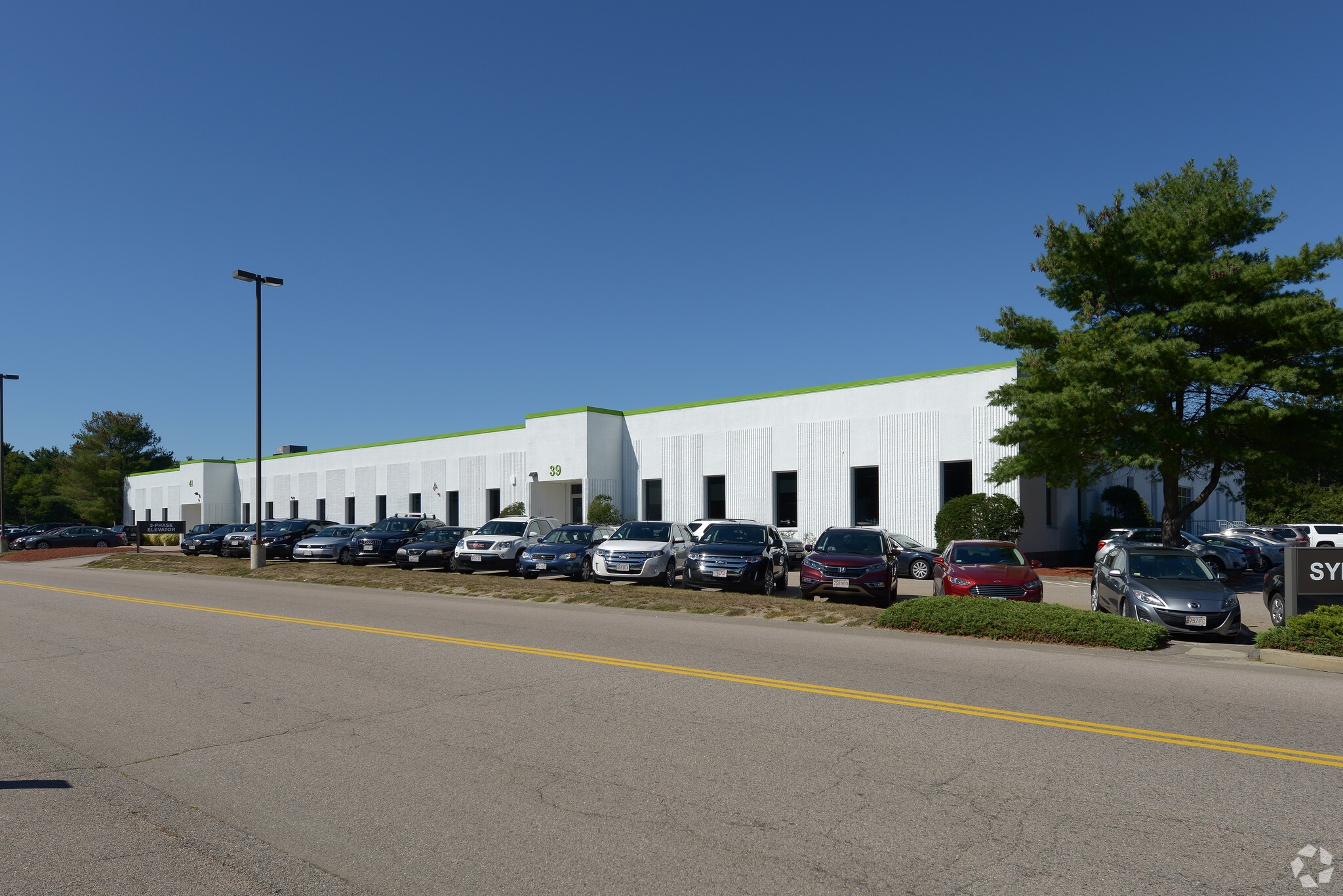 39-41 Brooks Dr, Braintree, MA for lease Building Photo- Image 1 of 5