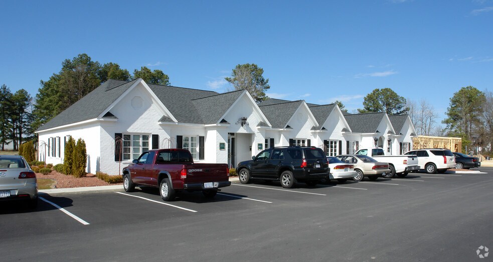 2719 Graves Dr, Goldsboro, NC à louer - Photo du bâtiment - Image 2 de 61
