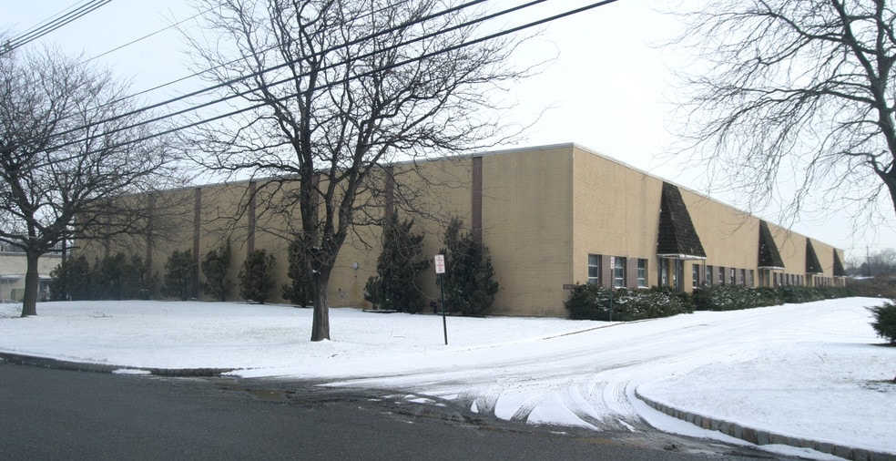 16 Cragwood Rd, Avenel, NJ for lease - Building Photo - Image 2 of 7