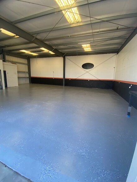 331 Motor City Ct, Modesto, CA for lease - Building Photo - Image 1 of 9