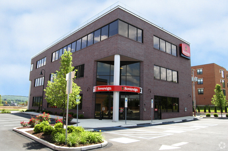 924 Eaton Ave, Bethlehem, PA for lease - Building Photo - Image 3 of 3