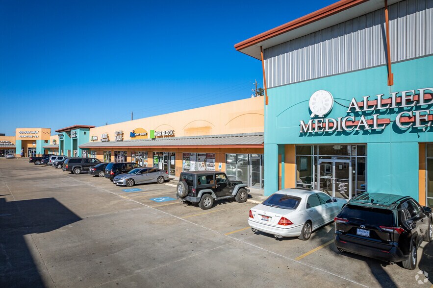 5702-5718 Bellaire Blvd, Houston, TX à louer - Photo du bâtiment - Image 2 de 8