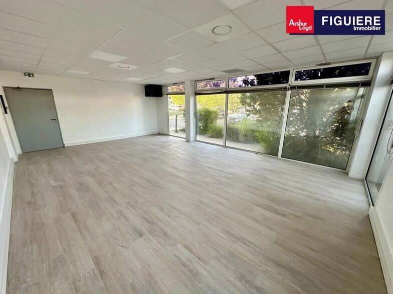 Office in Aix-en-Provence for lease - Building Photo - Image 2 of 7