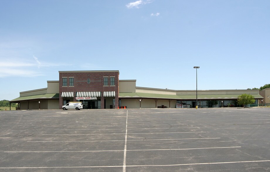 1212 W Old Highway 40, Odessa, MO à vendre - Photo du bâtiment - Image 2 de 3