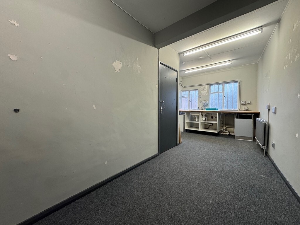 13-13A Lower Southend Rd, Wickford for sale Interior Photo- Image 1 of 10