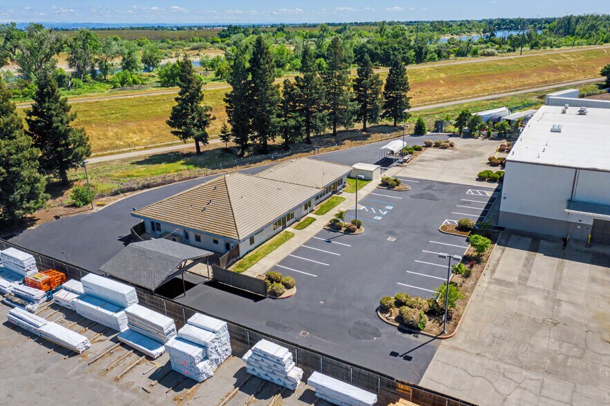 1200 Putman Ave, Yuba City, CA à louer - Aérien - Image 2 de 8