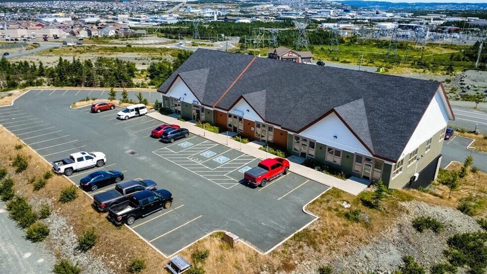 1108 Kenmount Rd, Paradise, NL à vendre - Photo du bâtiment - Image 3 de 8