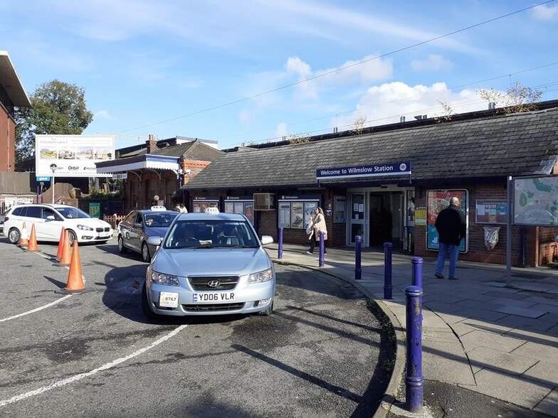 Station Rd, Wilmslow à louer - Photo du bâtiment - Image 2 de 8
